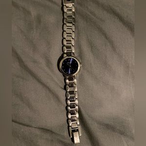 RARE⭐️EUC⭐️Pulsar by Seiko v502-x356⭐️silver tone with beautiful blue watch face